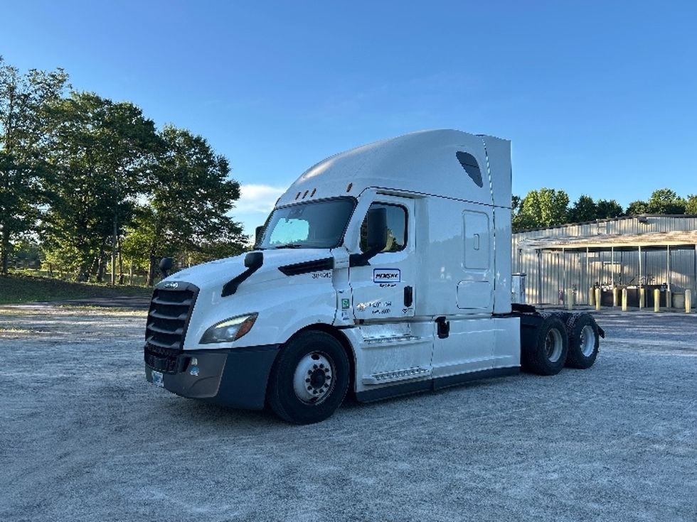 Sleeper Tractor-Heavy Duty Tractors-Freightliner-2022-T12664ST-Atlanta-GA-462,329\n\t\tmiles-$ 76,250 - Image 3