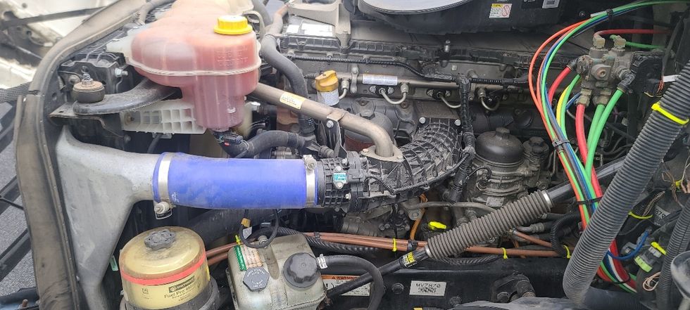 Sleeper Tractor-Heavy Duty Tractors-Freightliner-2022-T12664ST-Atlanta-GA-494,199\n\t\tmiles-$ 72,750 - Image 21