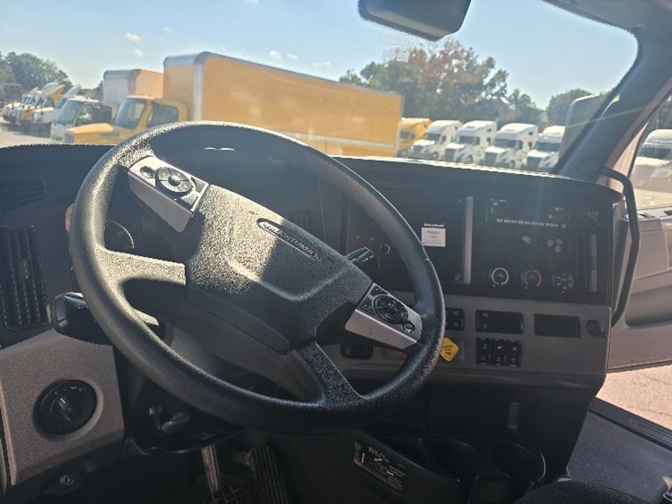 Sleeper Tractor-Heavy Duty Tractors-Freightliner-2022-T12664ST-Atlanta-GA-507,470\n\t\tmiles-$ 72,000 - Image 10