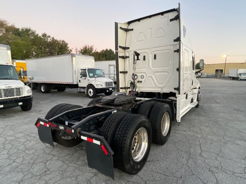 Sleeper Tractor-Heavy Duty Tractors-Freightliner-2022-T12664ST-Atlanta-GA-507,470\n\t\tmiles-$ 72,000 - Image 7