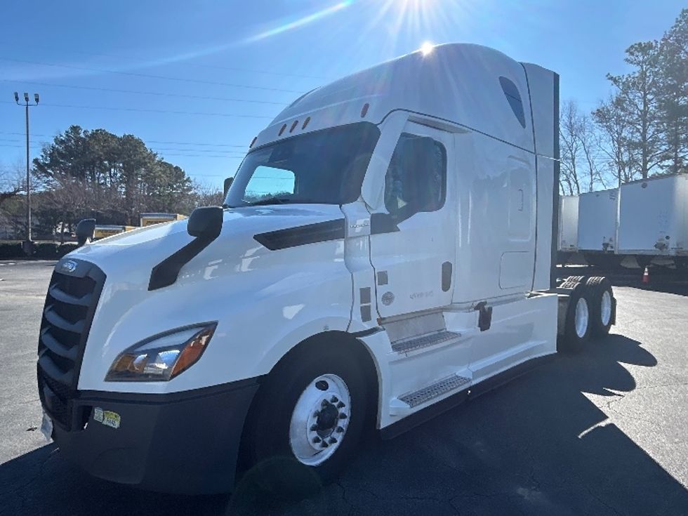 Sleeper Tractor-Heavy Duty Tractors-Freightliner-2022-T12664ST-Atlanta-GA-658,643\n\t\tmiles-$ 52,500 - Image 3