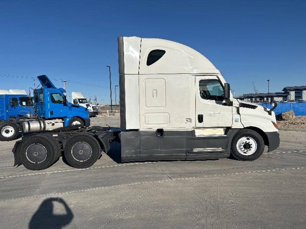 Sleeper Tractor-Heavy Duty Tractors-Freightliner-2022-T12664ST-Aurora-CO-499,407\n\t\tmiles-$ 73,500 - Image 8