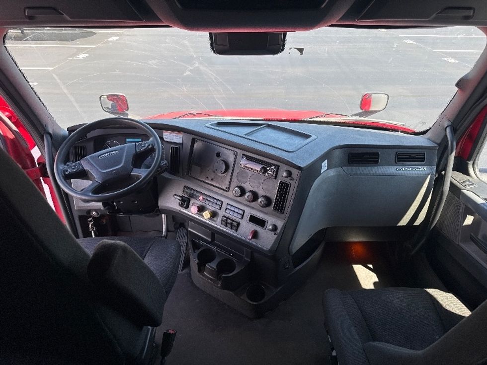 Sleeper Tractor-Heavy Duty Tractors-Freightliner-2022-T12664ST-Aurora-CO-509,800\n\t\tmiles-$ 70,750 - Image 12