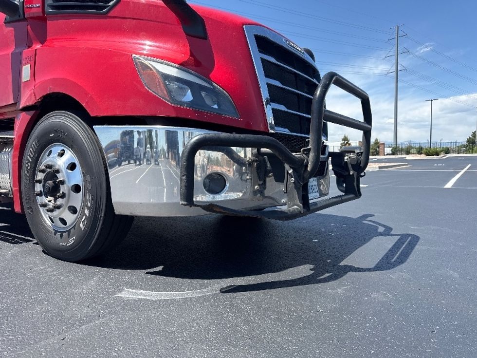 Sleeper Tractor-Heavy Duty Tractors-Freightliner-2022-T12664ST-Aurora-CO-509,800\n\t\tmiles-$ 70,750 - Image 23