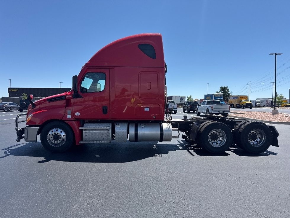 Sleeper Tractor-Heavy Duty Tractors-Freightliner-2022-T12664ST-Aurora-CO-509,800\n\t\tmiles-$ 70,750 - Image 4