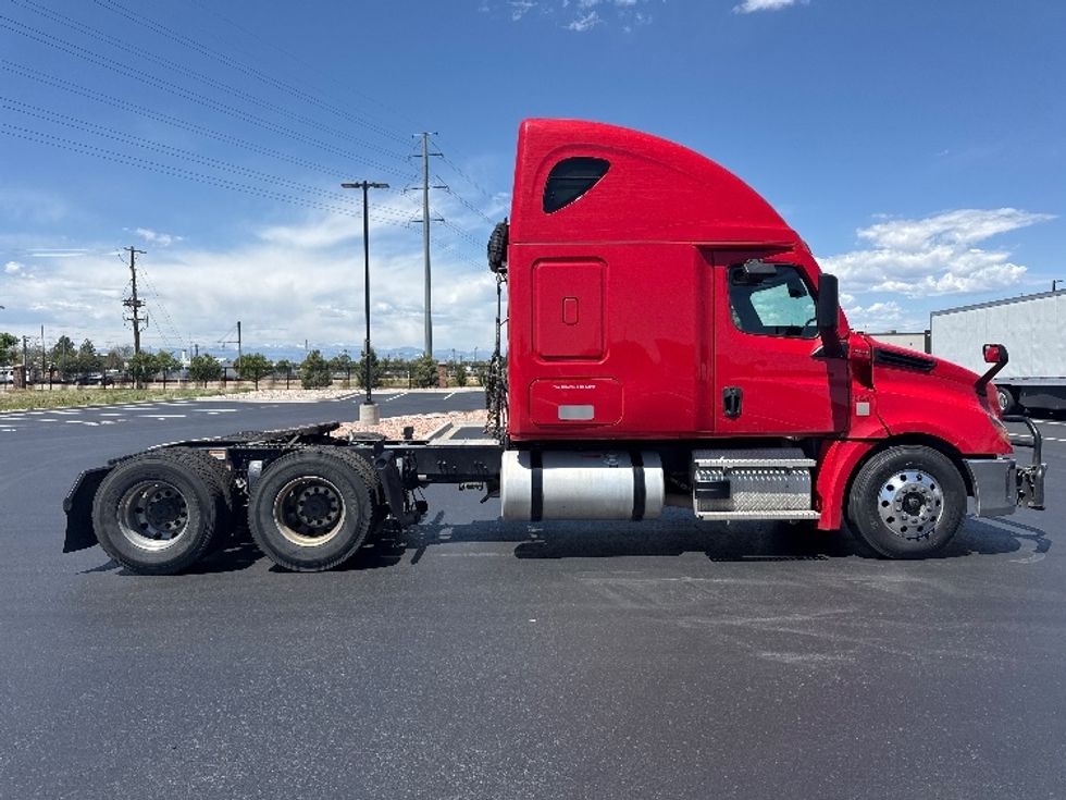Sleeper Tractor-Heavy Duty Tractors-Freightliner-2022-T12664ST-Aurora-CO-509,800\n\t\tmiles-$ 70,750 - Image 8