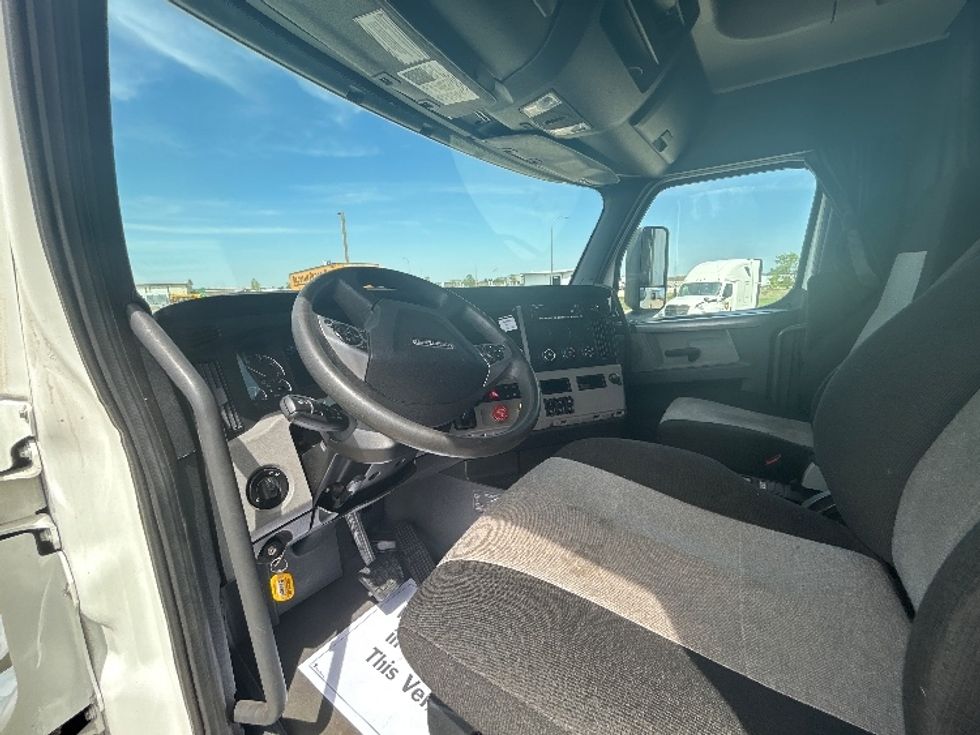 Sleeper Tractor-Heavy Duty Tractors-Freightliner-2022-T12664ST-Aurora-CO-534,159\n\t\tmiles-$ 72,500 - Image 10