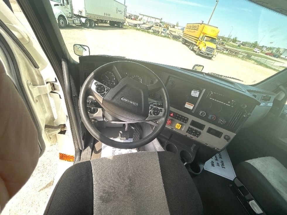 Sleeper Tractor-Heavy Duty Tractors-Freightliner-2022-T12664ST-Aurora-CO-534,159\n\t\tmiles-$ 72,500 - Image 11