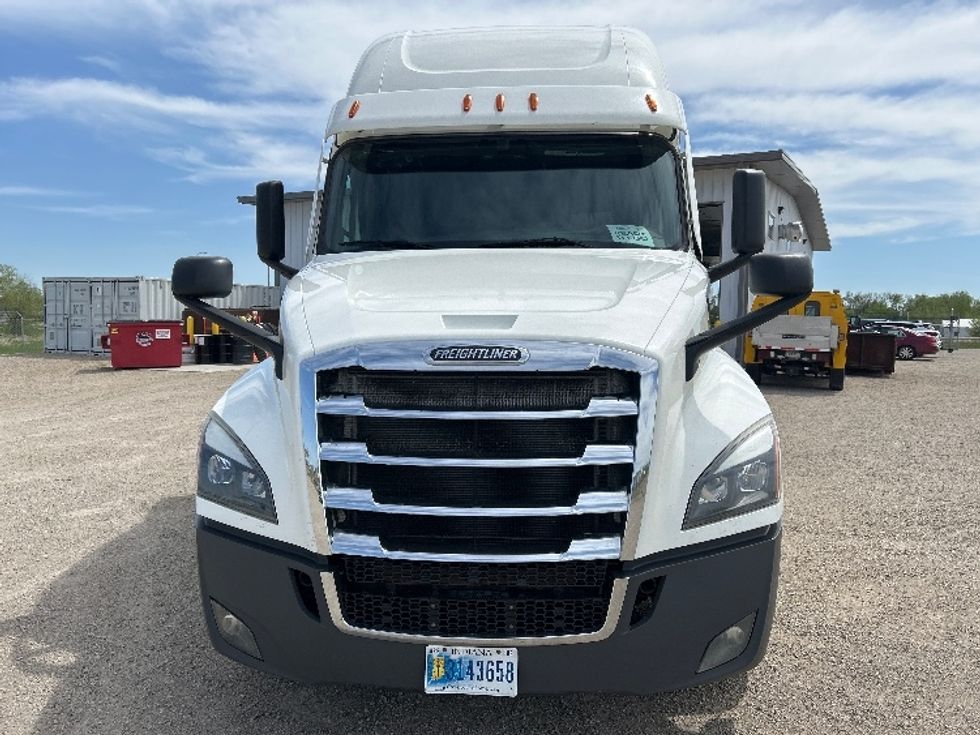 Sleeper Tractor-Heavy Duty Tractors-Freightliner-2022-T12664ST-Aurora-CO-534,159\n\t\tmiles-$ 72,500 - Image 2
