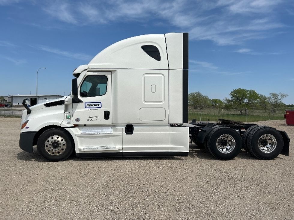 Sleeper Tractor-Heavy Duty Tractors-Freightliner-2022-T12664ST-Aurora-CO-534,159\n\t\tmiles-$ 72,500 - Image 4
