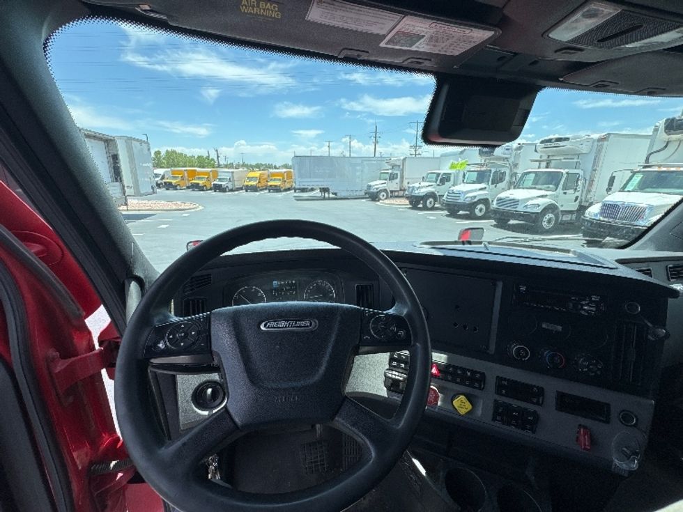 Sleeper Tractor-Heavy Duty Tractors-Freightliner-2022-T12664ST-Aurora-CO-551,924\n\t\tmiles-$ 66,250 - Image 11