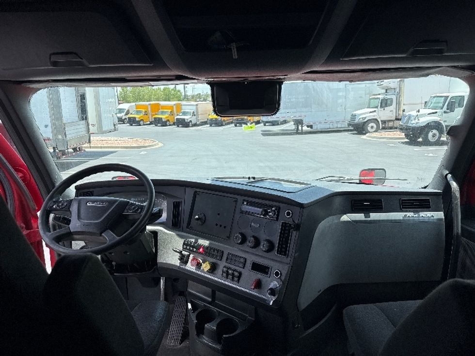Sleeper Tractor-Heavy Duty Tractors-Freightliner-2022-T12664ST-Aurora-CO-551,924\n\t\tmiles-$ 66,250 - Image 12