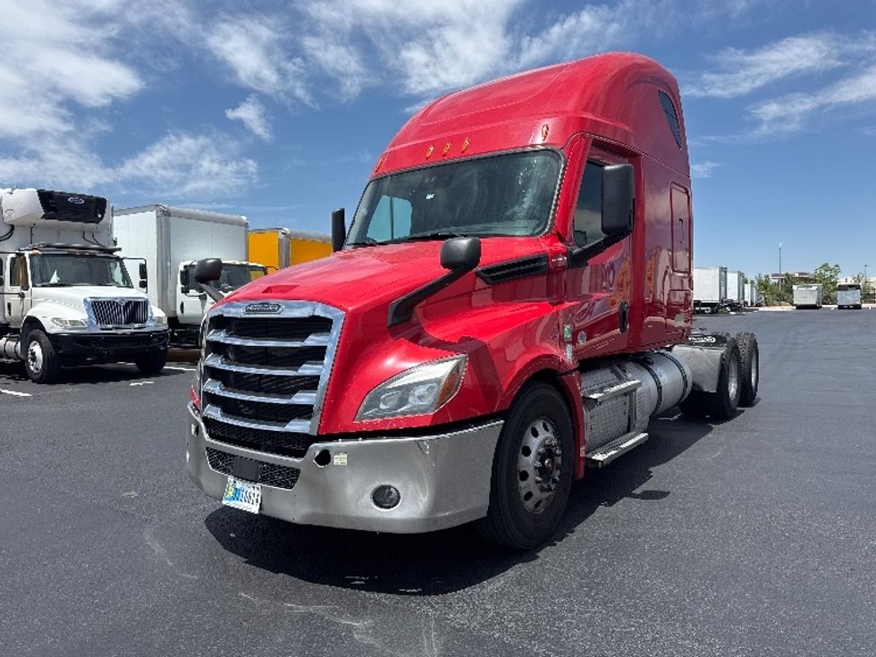 Sleeper Tractor-Heavy Duty Tractors-Freightliner-2022-T12664ST-Aurora-CO-551,924\n\t\tmiles-$ 66,250 - Image 3
