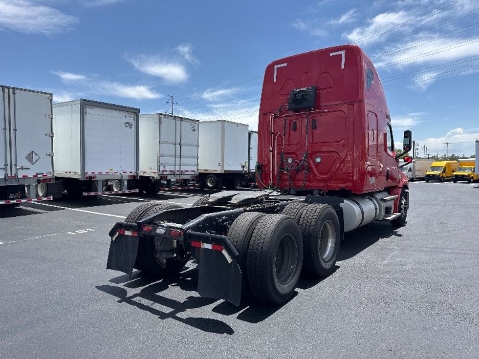 Sleeper Tractor-Heavy Duty Tractors-Freightliner-2022-T12664ST-Aurora-CO-551,924\n\t\tmiles-$ 66,250 - Image 7