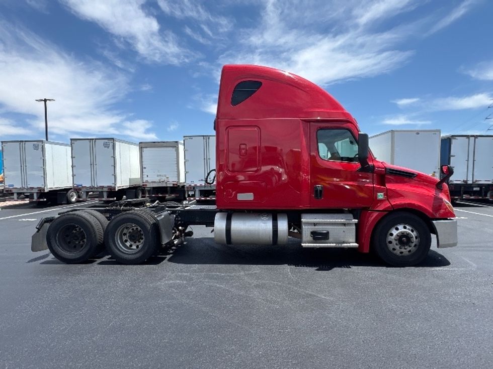 Sleeper Tractor-Heavy Duty Tractors-Freightliner-2022-T12664ST-Aurora-CO-551,924\n\t\tmiles-$ 66,250 - Image 8