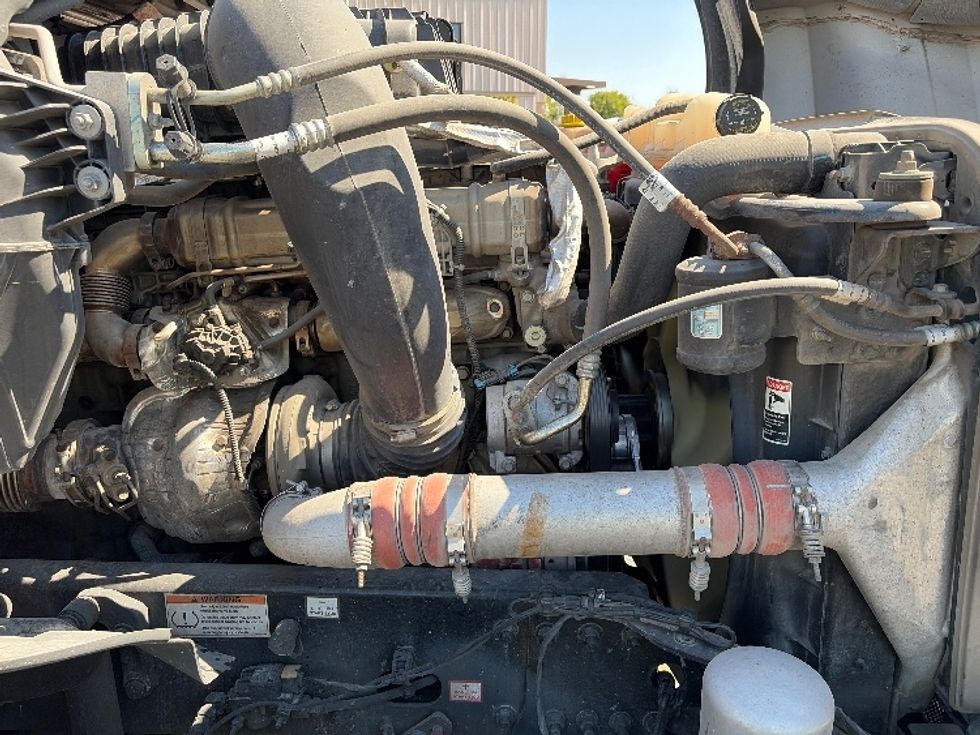 Sleeper Tractor-Heavy Duty Tractors-Freightliner-2022-T12664ST-Austin-TX-433,501\n\t\tmiles-$ 79,250 - Image 20