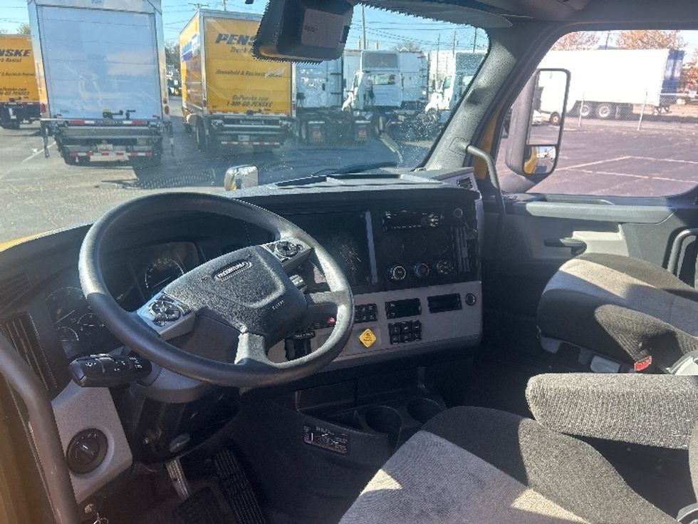 Sleeper Tractor-Heavy Duty Tractors-Freightliner-2022-T12664ST-Baltimore-MD-351,913\n\t\tmiles-$ 78,250 - Image 10