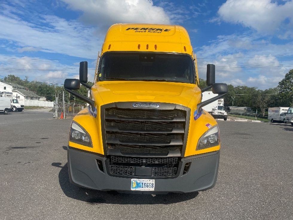 Sleeper Tractor-Heavy Duty Tractors-Freightliner-2022-T12664ST-Baltimore-MD-469,294\n\t\tmiles-$ 67,500 - Image 2