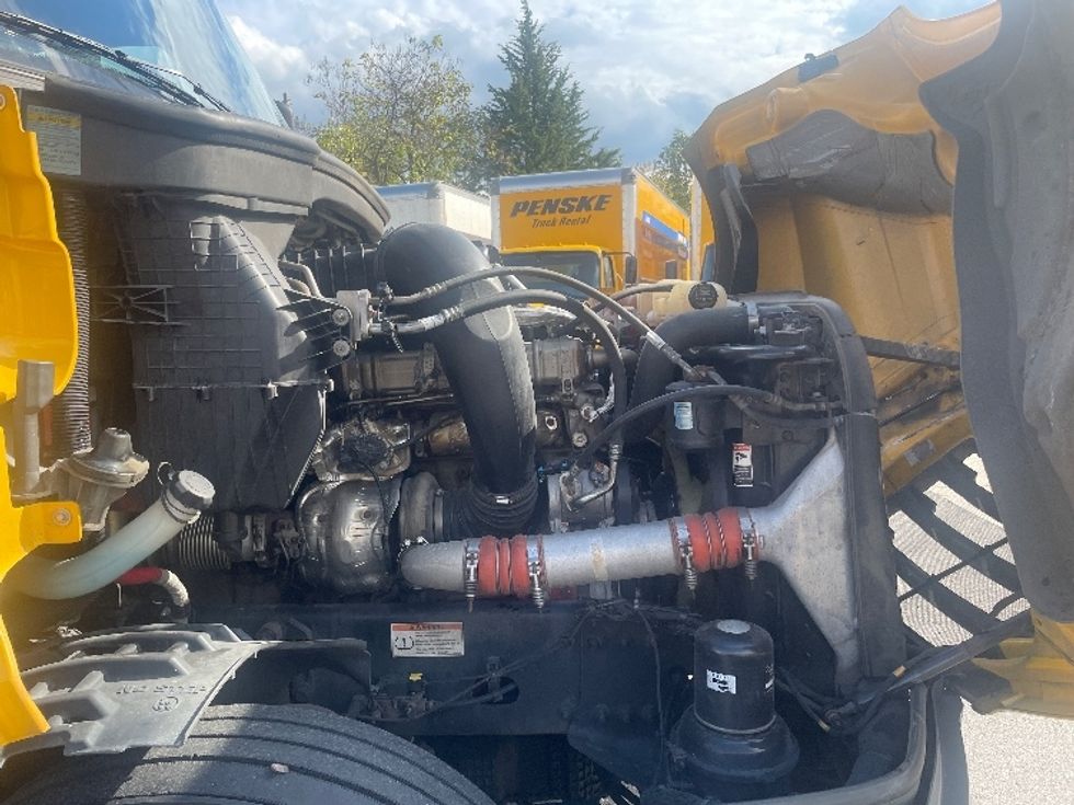 Sleeper Tractor-Heavy Duty Tractors-Freightliner-2022-T12664ST-Baltimore-MD-469,294\n\t\tmiles-$ 67,500 - Image 20