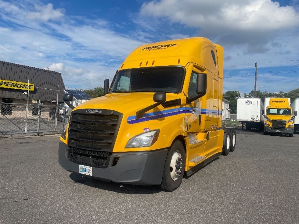 Sleeper Tractor-Heavy Duty Tractors-Freightliner-2022-T12664ST-Baltimore-MD-469,294\n\t\tmiles-$ 67,500 - Image 3
