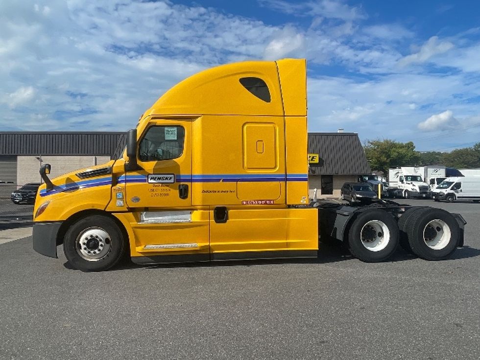 Sleeper Tractor-Heavy Duty Tractors-Freightliner-2022-T12664ST-Baltimore-MD-469,294\n\t\tmiles-$ 67,500 - Image 4