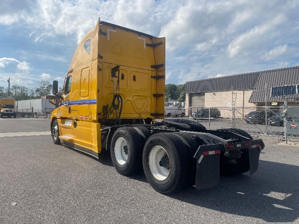 Sleeper Tractor-Heavy Duty Tractors-Freightliner-2022-T12664ST-Baltimore-MD-469,294\n\t\tmiles-$ 67,500 - Image 5