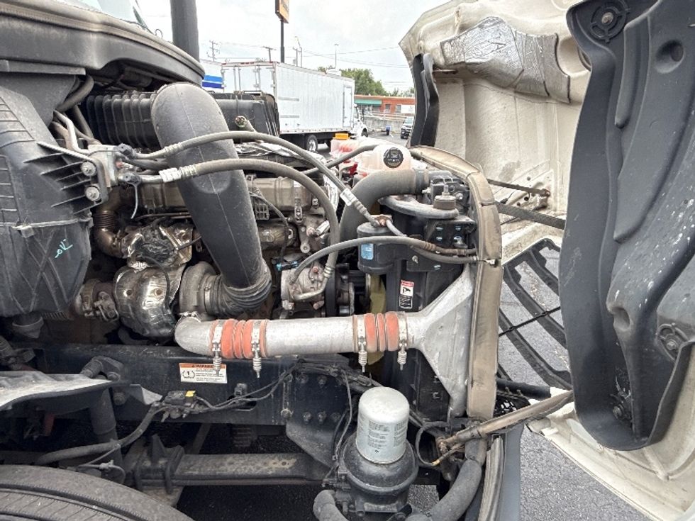 Sleeper Tractor-Heavy Duty Tractors-Freightliner-2022-T12664ST-Baltimore-MD-517,797\n\t\tmiles-$ 67,000 - Image 20