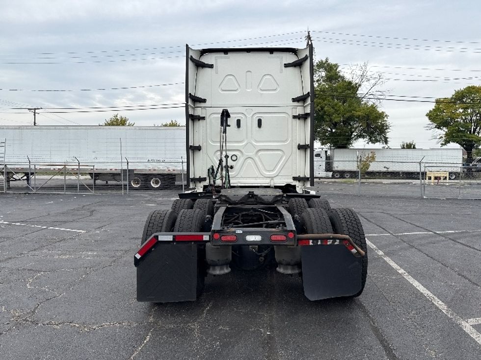 Sleeper Tractor-Heavy Duty Tractors-Freightliner-2022-T12664ST-Baltimore-MD-517,797\n\t\tmiles-$ 67,000 - Image 6