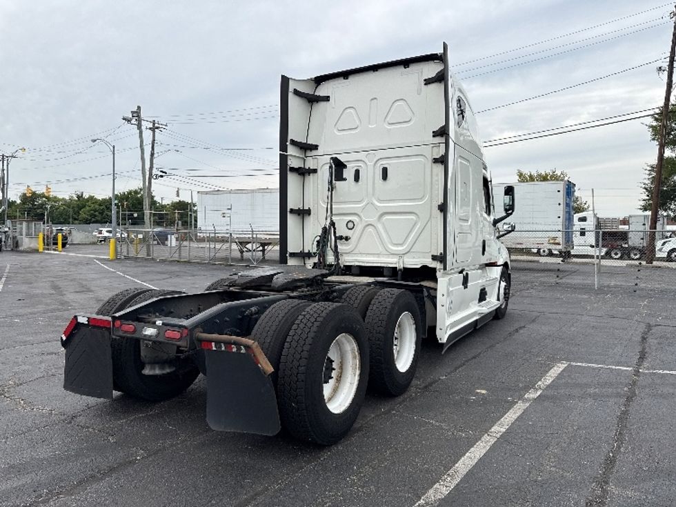 Sleeper Tractor-Heavy Duty Tractors-Freightliner-2022-T12664ST-Baltimore-MD-517,797\n\t\tmiles-$ 67,000 - Image 7