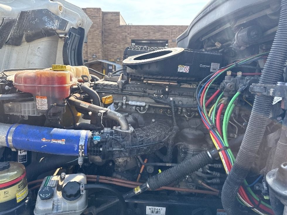 Sleeper Tractor-Heavy Duty Tractors-Freightliner-2022-T12664ST-Baltimore-MD-627,896\n\t\tmiles-$ 56,500 - Image 21