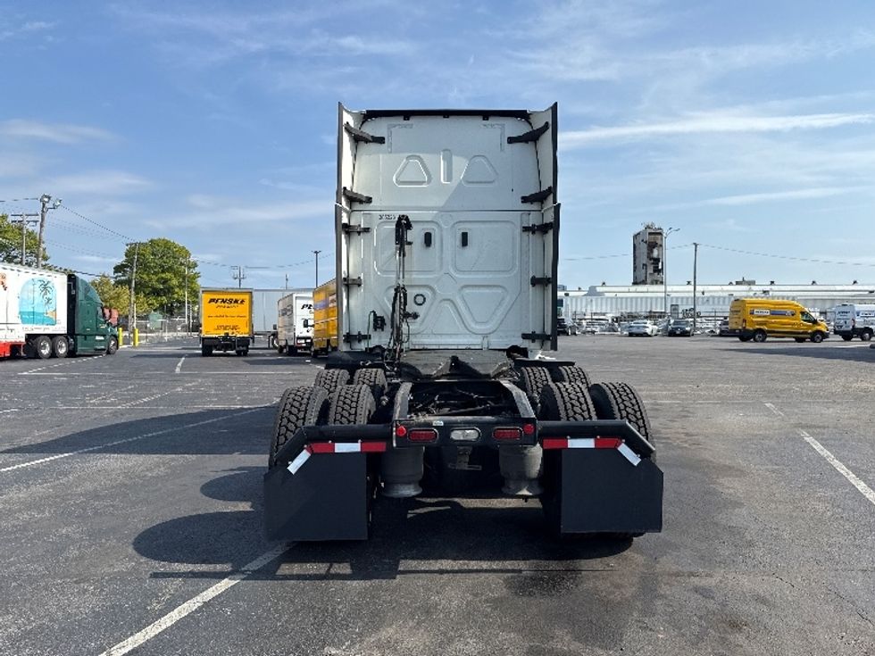 Sleeper Tractor-Heavy Duty Tractors-Freightliner-2022-T12664ST-Baltimore-MD-627,896\n\t\tmiles-$ 56,500 - Image 6