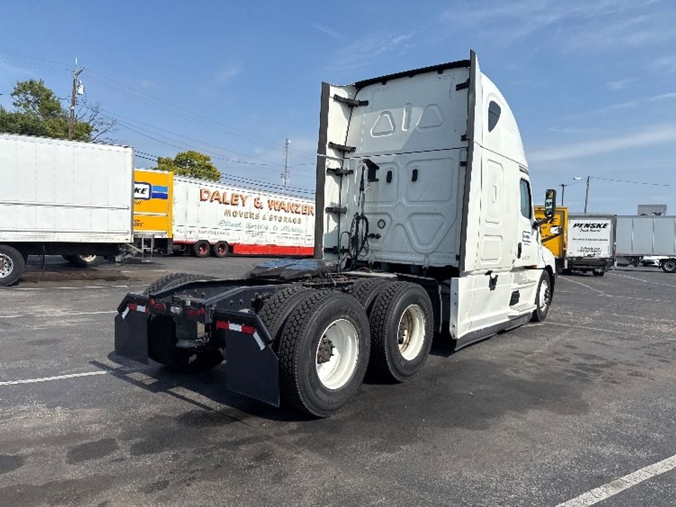 Sleeper Tractor-Heavy Duty Tractors-Freightliner-2022-T12664ST-Baltimore-MD-627,896\n\t\tmiles-$ 56,500 - Image 7