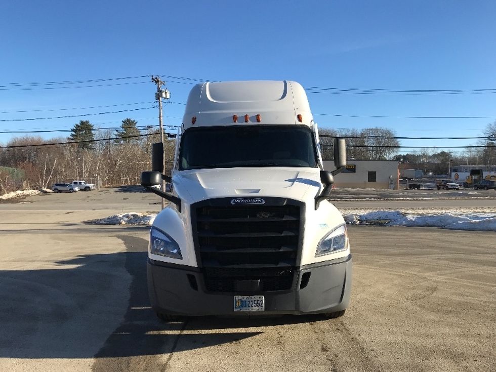 Sleeper Tractor-Heavy Duty Tractors-Freightliner-2022-T12664ST-Bangor-ME-677,790\n\t\tmiles-$ 49,500 - Image 2