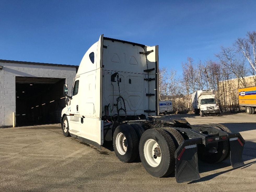 Sleeper Tractor-Heavy Duty Tractors-Freightliner-2022-T12664ST-Bangor-ME-677,790\n\t\tmiles-$ 49,500 - Image 5