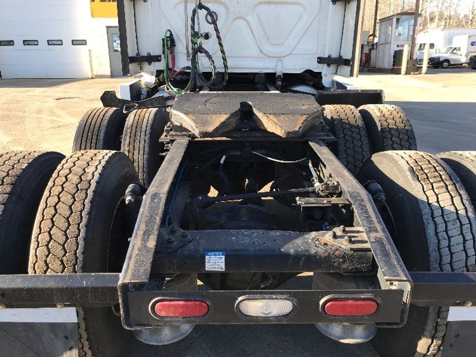 Sleeper Tractor-Heavy Duty Tractors-Freightliner-2022-T12664ST-Bangor-ME-677,790\n\t\tmiles-$ 49,500 - Image 6