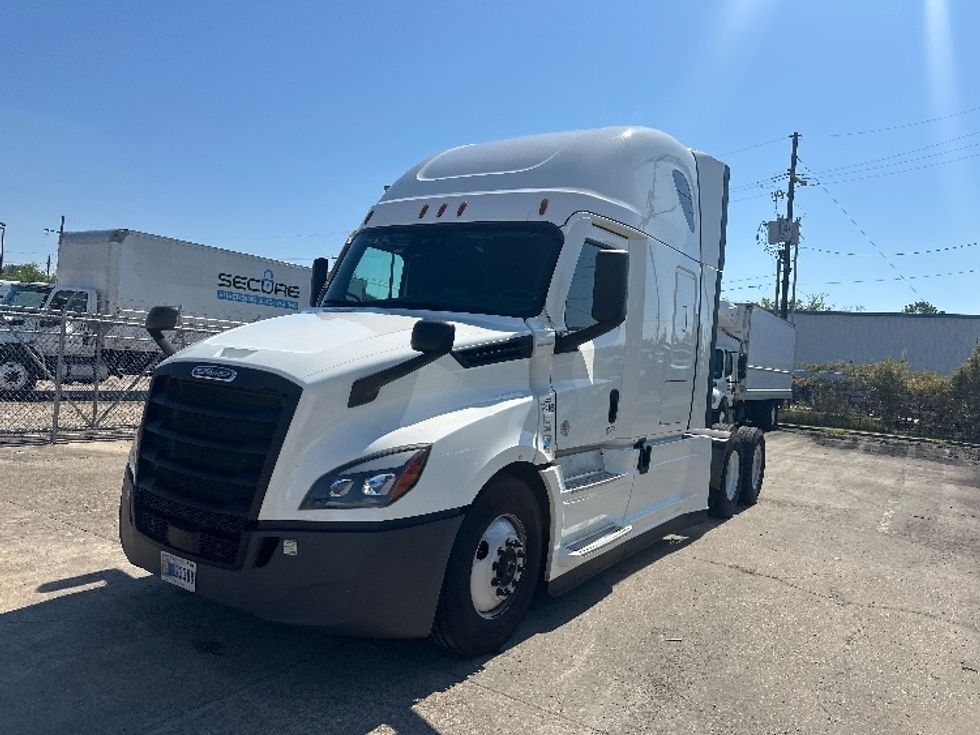 Sleeper Tractor-Heavy Duty Tractors-Freightliner-2022-T12664ST-Baton Rouge-LA-381,094\n\t\tmiles-$ 85,500 - Image 3