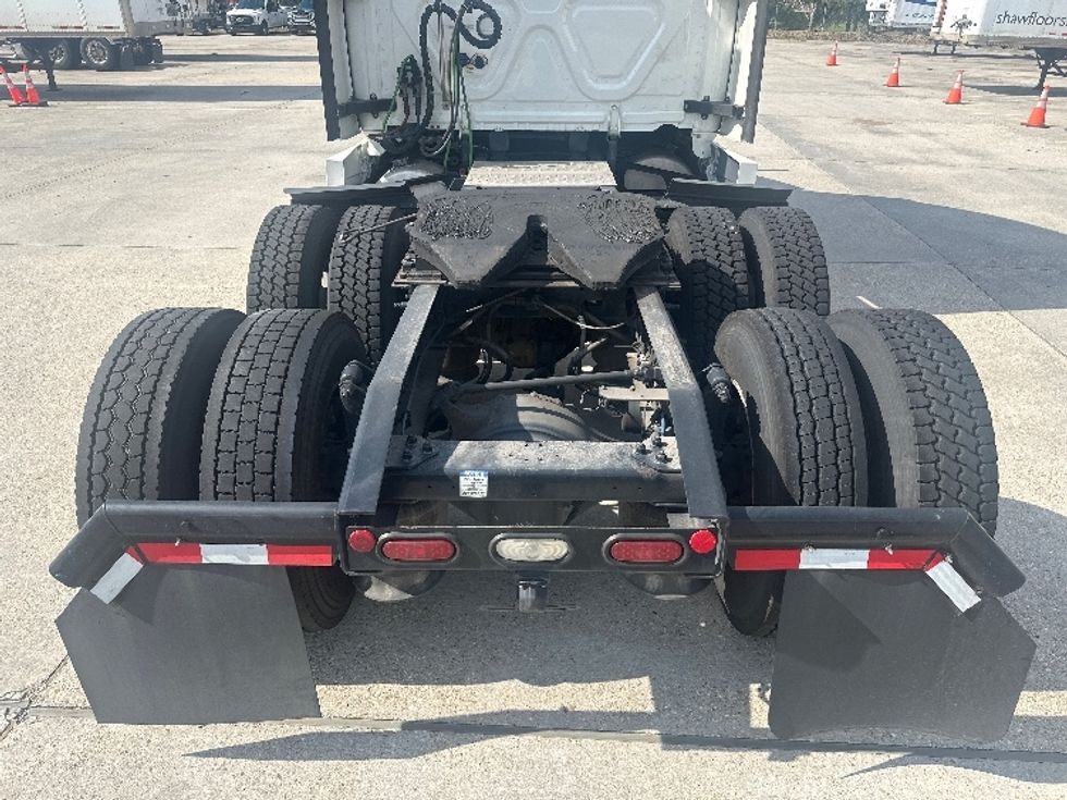 Sleeper Tractor-Heavy Duty Tractors-Freightliner-2022-T12664ST-Baton Rouge-LA-381,094\n\t\tmiles-$ 85,500 - Image 6