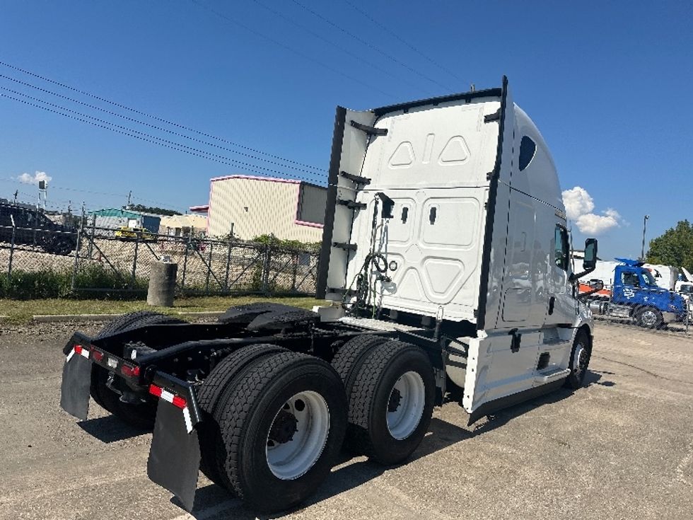Sleeper Tractor-Heavy Duty Tractors-Freightliner-2022-T12664ST-Baton Rouge-LA-381,094\n\t\tmiles-$ 85,500 - Image 7