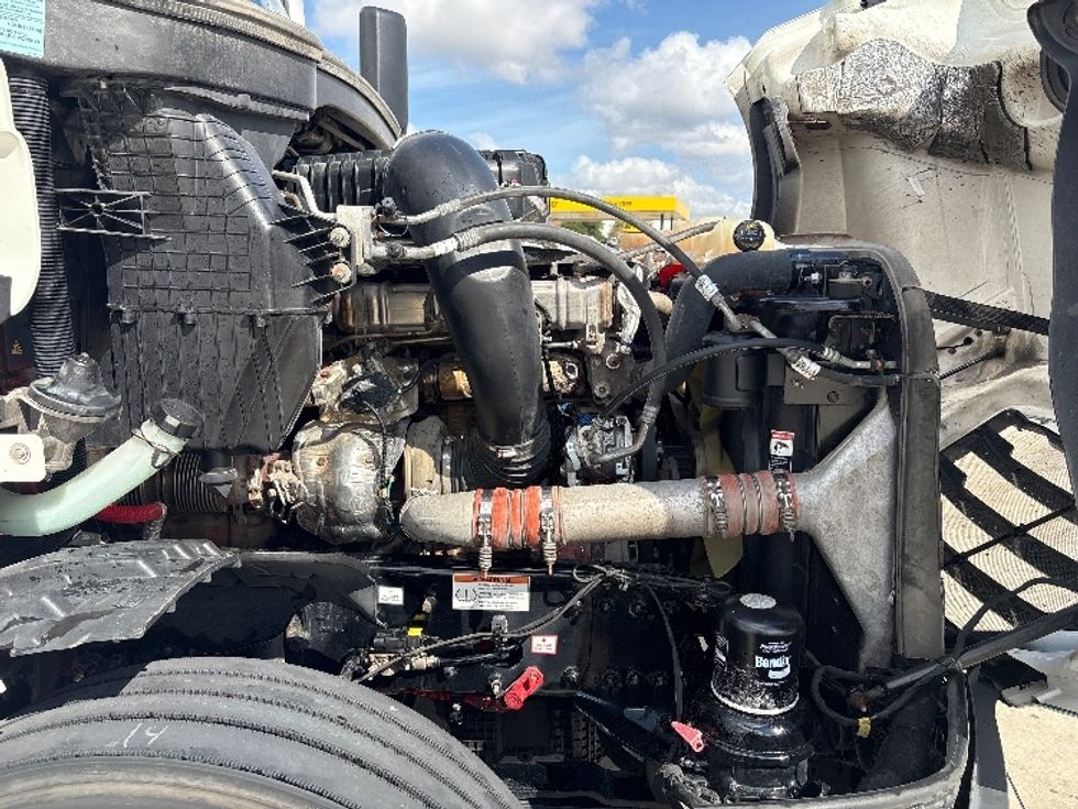 Sleeper Tractor-Heavy Duty Tractors-Freightliner-2022-T12664ST-Baton Rouge-LA-454,381\n\t\tmiles-$ 82,500 - Image 20