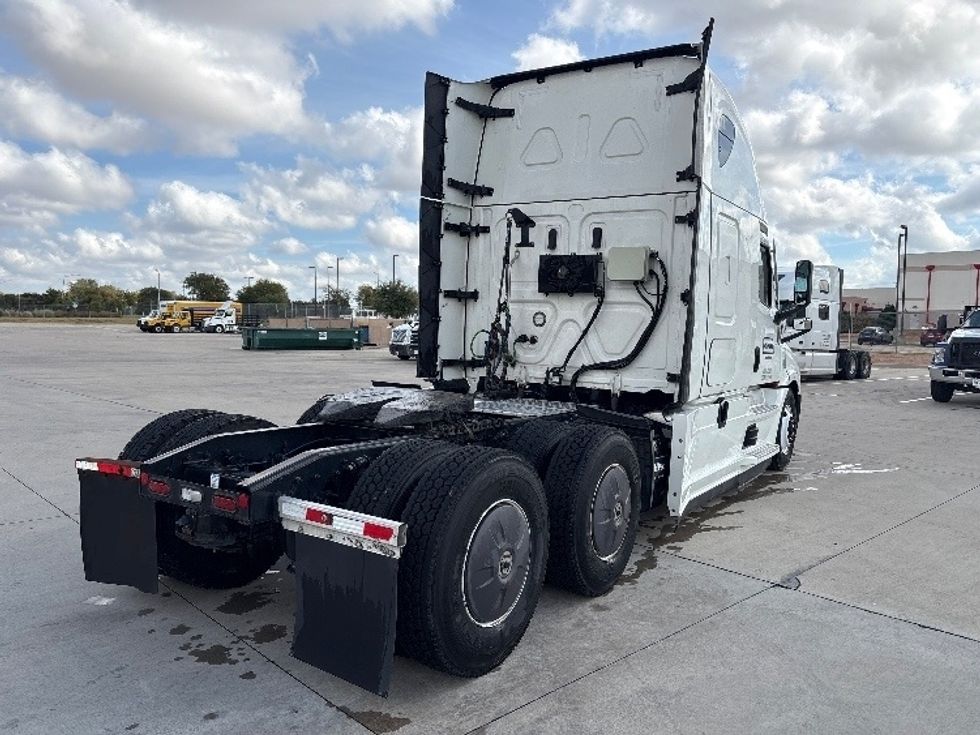 Sleeper Tractor-Heavy Duty Tractors-Freightliner-2022-T12664ST-Baton Rouge-LA-454,381\n\t\tmiles-$ 82,500 - Image 7