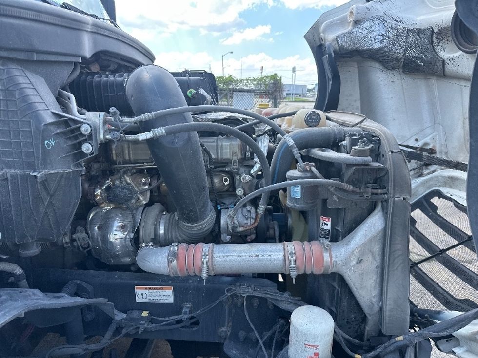 Sleeper Tractor-Heavy Duty Tractors-Freightliner-2022-T12664ST-Baton Rouge-LA-647,711\n\t\tmiles-$ 54,750 - Image 19