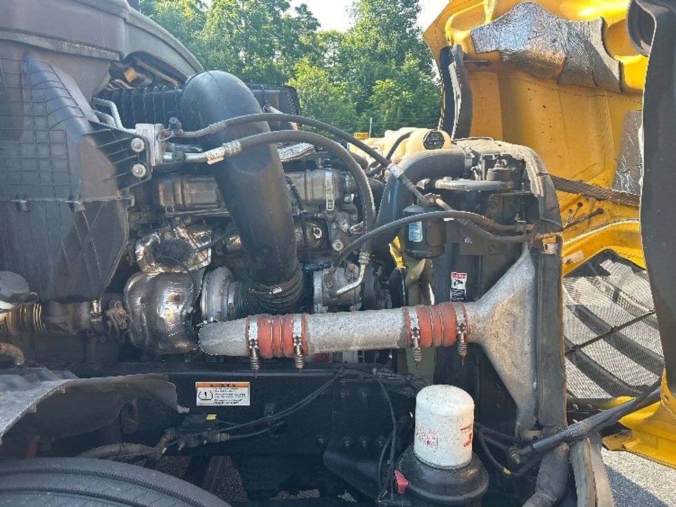 Sleeper Tractor-Heavy Duty Tractors-Freightliner-2022-T12664ST-Belcamp-MD-434,033\n\t\tmiles-$ 73,000 - Image 20