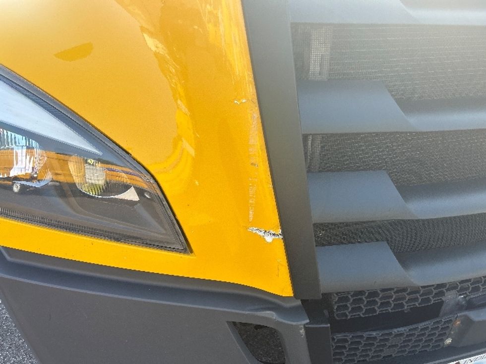 Sleeper Tractor-Heavy Duty Tractors-Freightliner-2022-T12664ST-Belcamp-MD-434,033\n\t\tmiles-$ 73,000 - Image 24