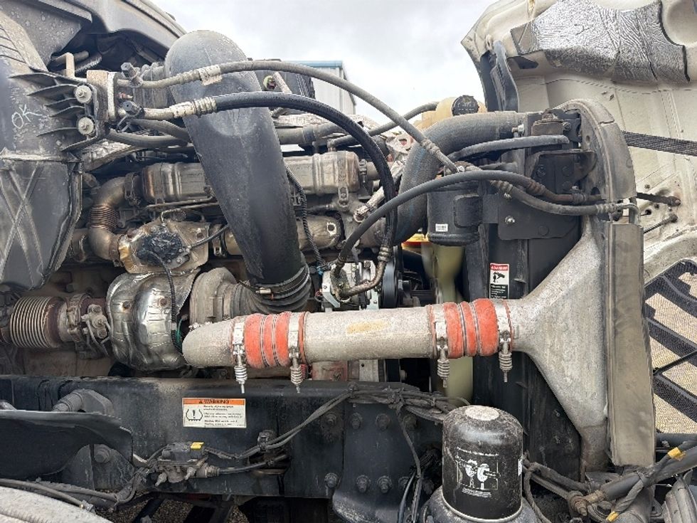 Sleeper Tractor-Heavy Duty Tractors-Freightliner-2022-T12664ST-Belden-MS-576,935\n\t\tmiles-$ 62,500 - Image 20