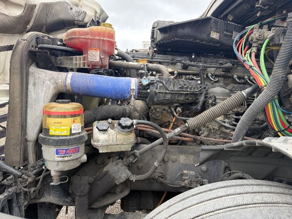 Sleeper Tractor-Heavy Duty Tractors-Freightliner-2022-T12664ST-Belden-MS-576,935\n\t\tmiles-$ 62,500 - Image 21