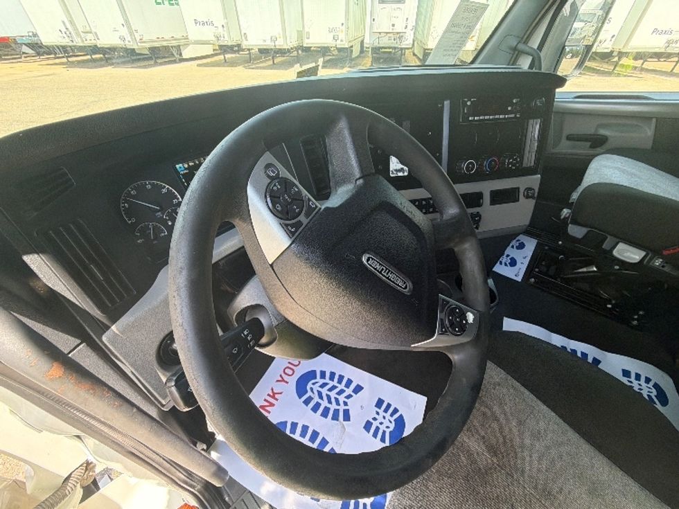 Sleeper Tractor-Heavy Duty Tractors-Freightliner-2022-T12664ST-Belden-MS-633,576\n\t\tmiles-$ 56,500 - Image 10
