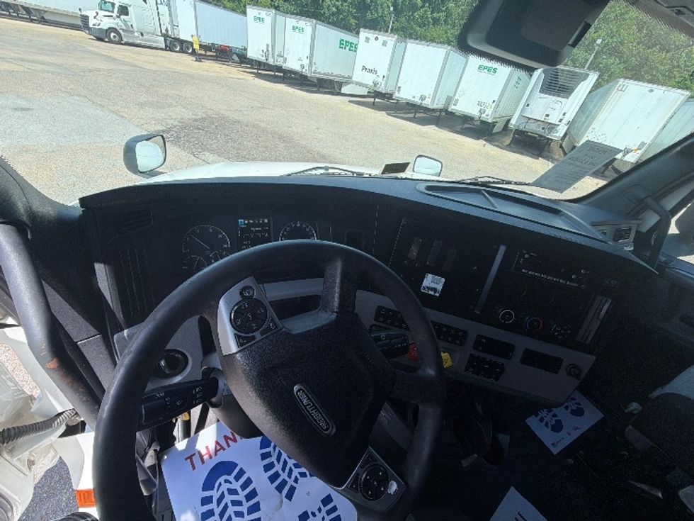 Sleeper Tractor-Heavy Duty Tractors-Freightliner-2022-T12664ST-Belden-MS-633,576\n\t\tmiles-$ 56,500 - Image 11