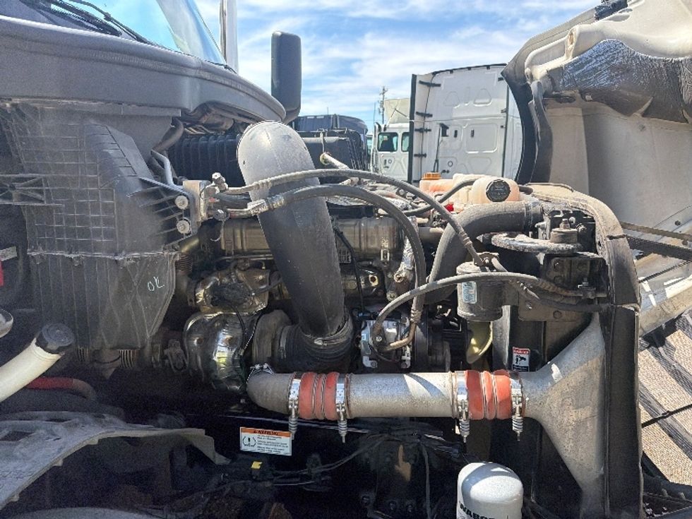 Sleeper Tractor-Heavy Duty Tractors-Freightliner-2022-T12664ST-Belden-MS-633,576\n\t\tmiles-$ 56,500 - Image 20