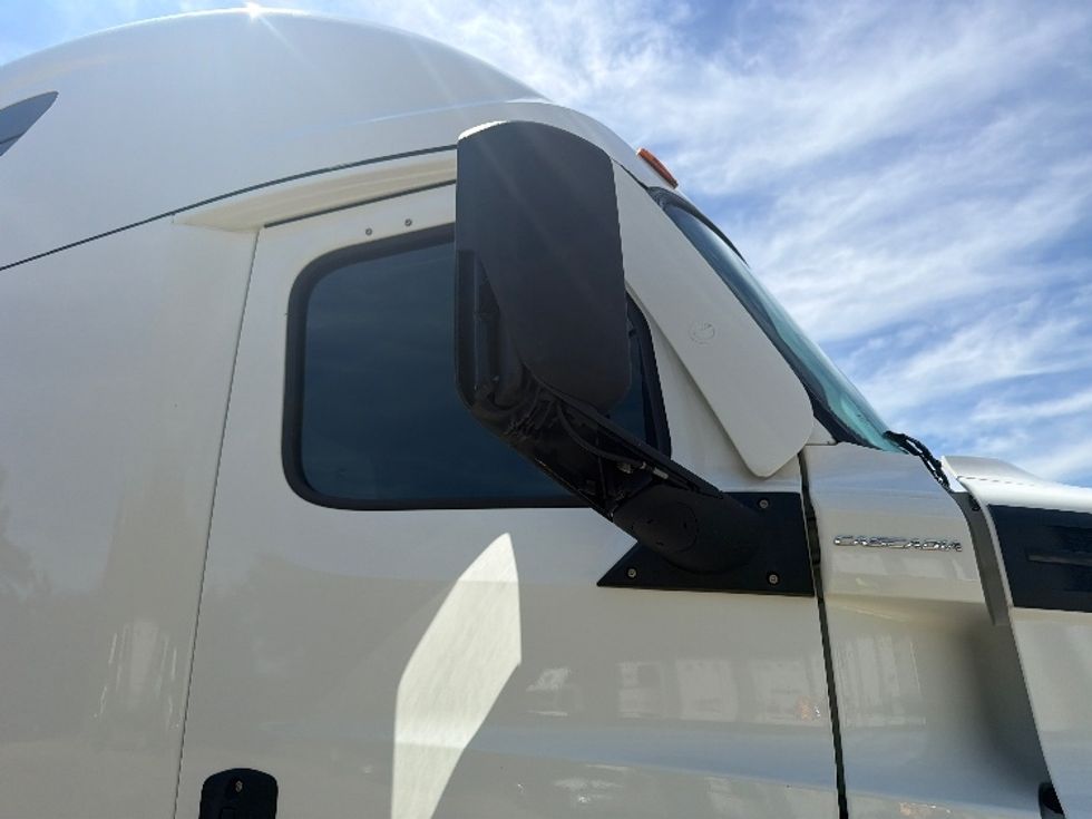 Sleeper Tractor-Heavy Duty Tractors-Freightliner-2022-T12664ST-Belden-MS-633,576\n\t\tmiles-$ 56,500 - Image 23