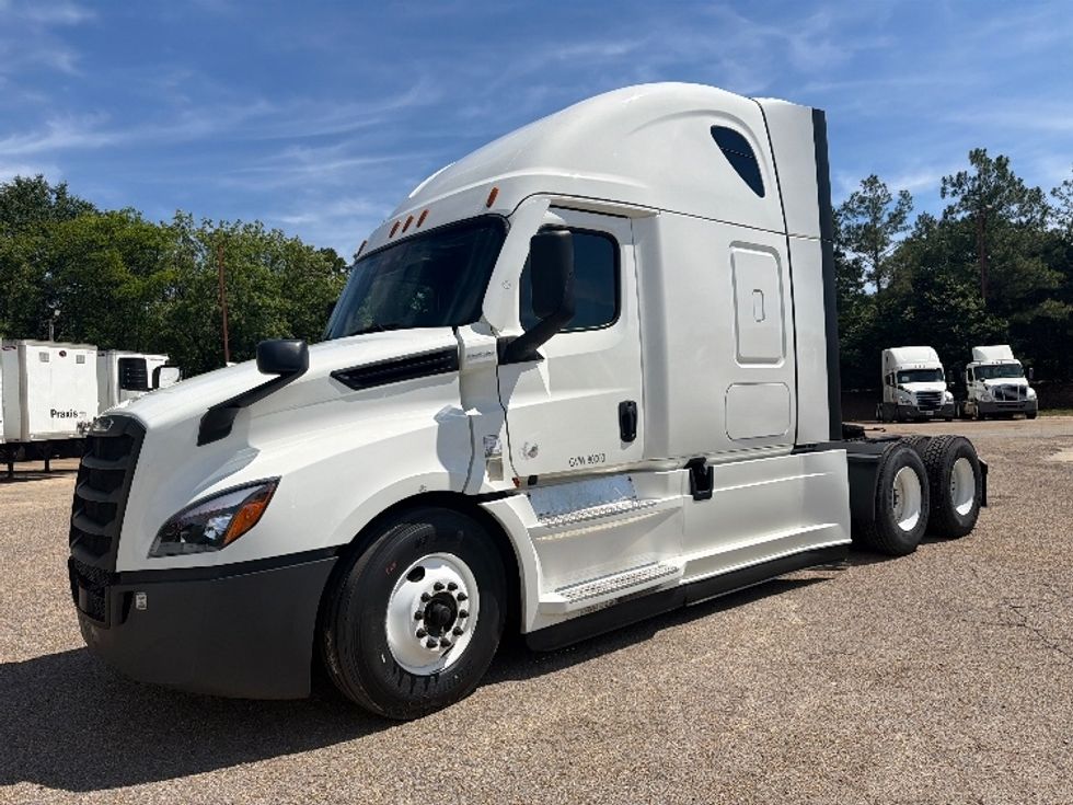 Sleeper Tractor-Heavy Duty Tractors-Freightliner-2022-T12664ST-Belden-MS-633,576\n\t\tmiles-$ 56,500 - Image 3